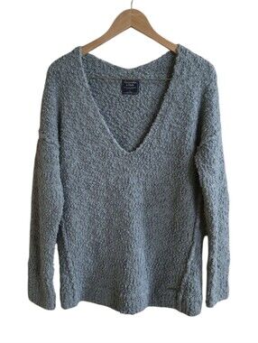 Abercrombie & Fitch Chunky Knit V-neck Seafoam Green Cozy Sweater. Size Large